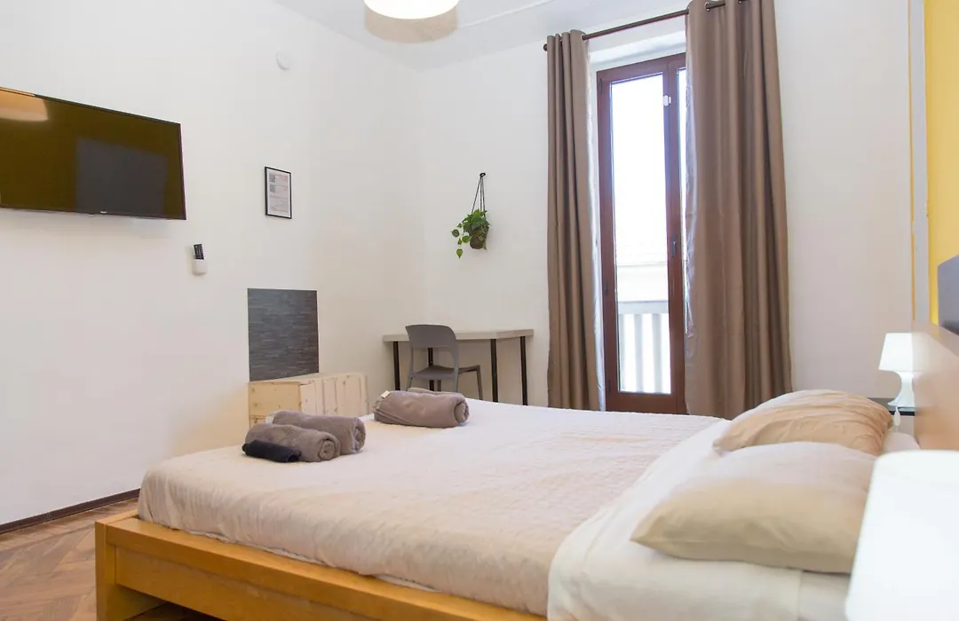 Guest House Turin Metro Young-1